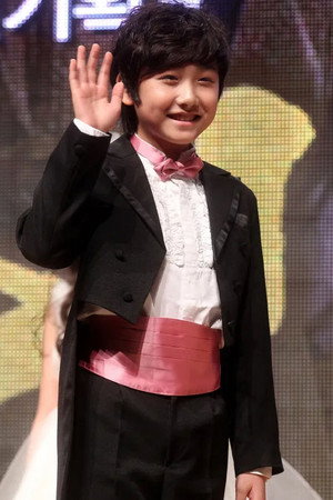 Photo of Kang Han-byul from the Latest Netflix gallery