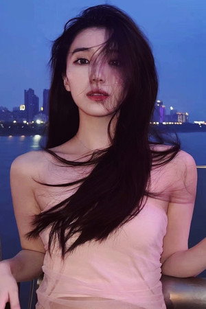 Photo of Guo Rong from the Latest Netflix gallery