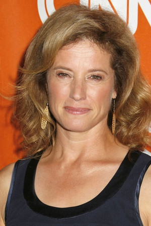 Nancy Travis photo