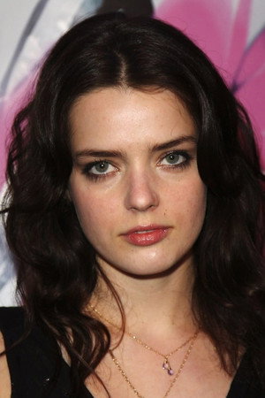 Photo of Roxane Mesquida from the Latest Netflix gallery