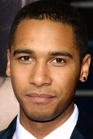 Photo of Elliot Knight from the Latest Netflix gallery