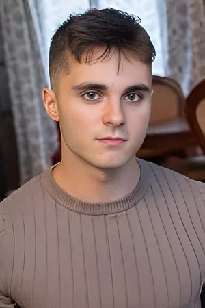 Photo of Hugo Dupré from the Latest Netflix gallery