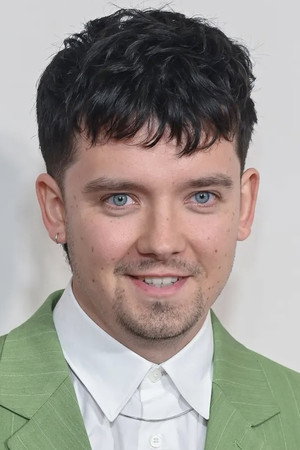 Asa Butterfield photo