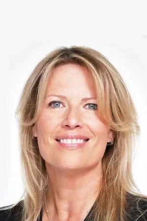 Photo of Mary Elizabeth McGlynn from the Latest Netflix gallery