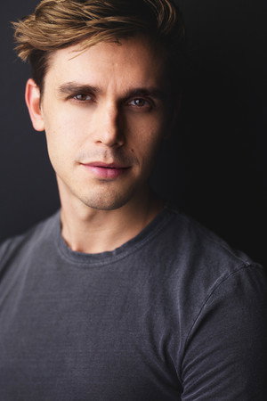 Antoni Porowski photo