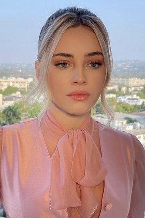 Photo of Josephine Langford from the Latest Netflix gallery