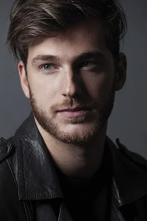 Photo of Manuel Vega from the Latest Netflix gallery