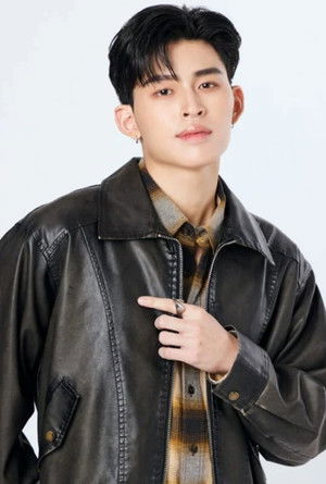 Naravit Lertratkosum photo