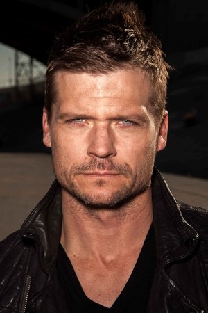 Bailey Chase photo