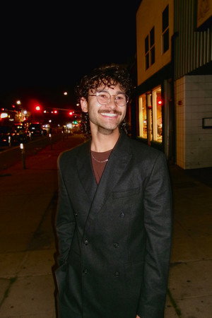 Photo of Elliott de Neve from the Latest Netflix gallery