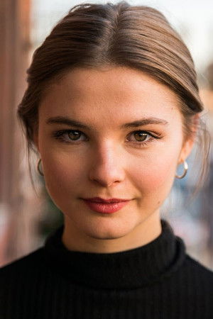 Stefanie Scott photo