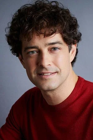 Photo of Lee Mead from the Latest Netflix gallery