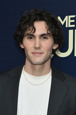 Photo of Jacob Ward from the Latest Netflix gallery