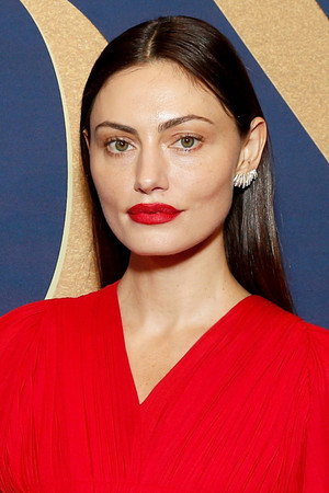 Phoebe Tonkin photo