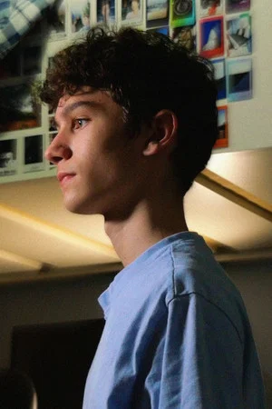 Photo of Bennett Newton from the Latest Netflix gallery