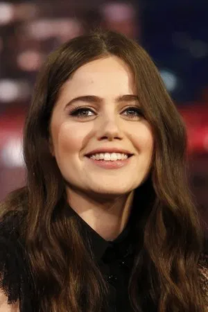 Photo of Molly Gordon from the Latest Netflix gallery