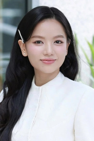 Photo of Lê Hạ Anh from the Latest Netflix gallery
