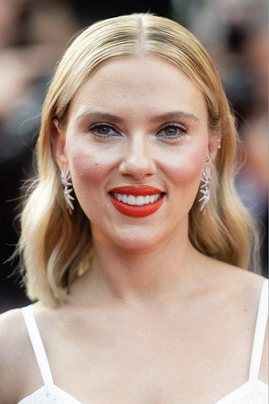 Scarlett Johansson photo