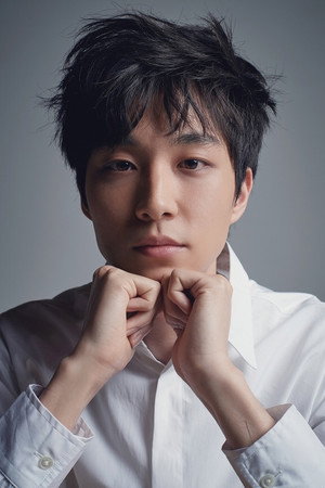 Photo of Lee Chung-hyun from the Latest Netflix gallery