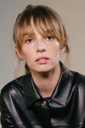 Maya Hawke photo