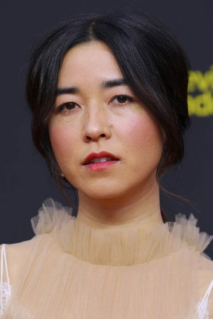 Maya Erskine photo