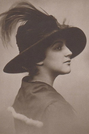 Photo of Ellen Richter from the Latest Netflix gallery