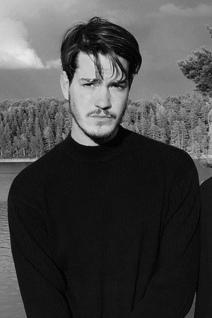 Photo of Leonard Vincent Rode from the Latest Netflix gallery