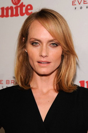 Amber Valletta photo