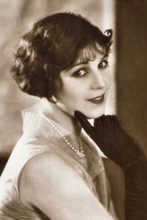 Photo of Elisabeth Pinajeff from the Latest Netflix gallery