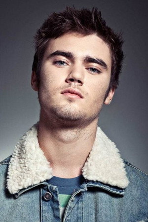 Cameron Bright photo
