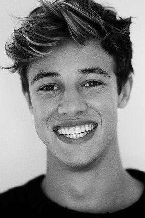 Photo of Cameron Dallas from the Latest Netflix gallery