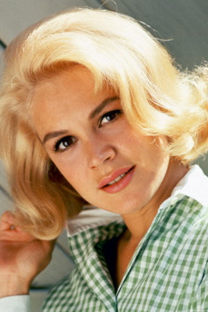 Sandra Dee photo