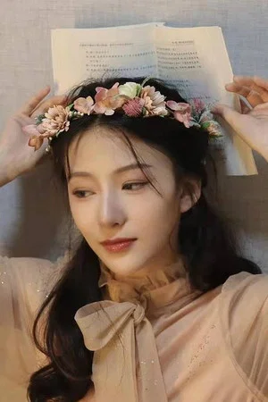 Photo of Yang Chenlu from the Latest Netflix gallery