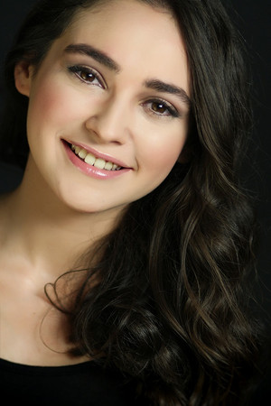 Nazlı Pınar Kaya photo