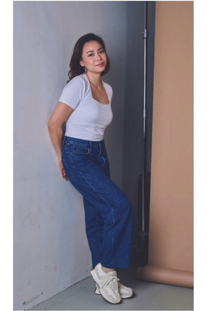 Photo of Erika Maguicay from the Latest Netflix gallery