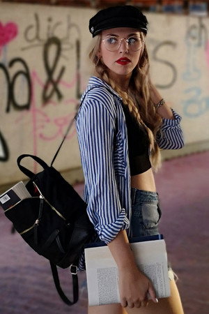 Photo of Sarah Mevers from the Latest Netflix gallery