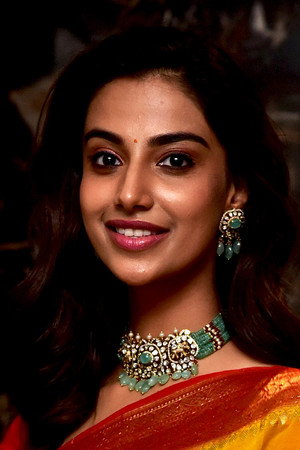 Meenakshi Chaudhary photo