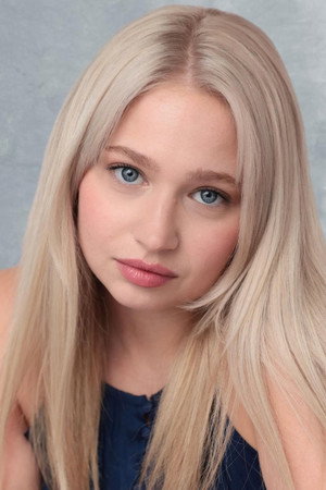 Photo of Sarah Kopkin from the Latest Netflix gallery