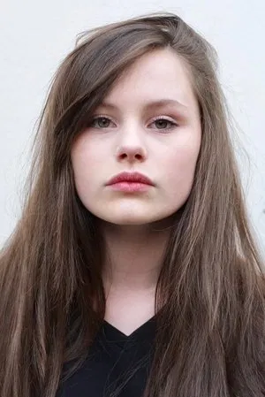 Photo of Louise Labèque from the Latest Netflix gallery