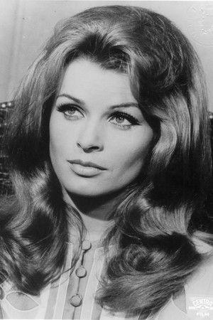 Senta Berger photo
