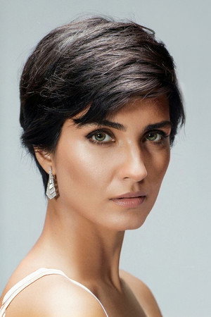 Tuba Büyüküstün photo