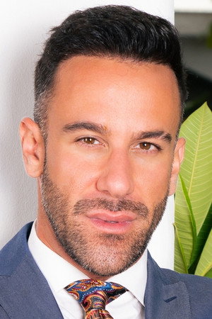 Photo of Gustavo Cruz from the Latest Netflix gallery