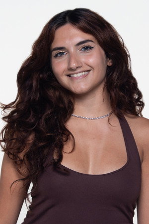 Photo of Clara Gomes from the Latest Netflix gallery