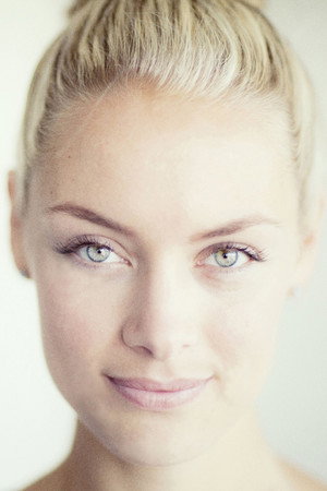 Rachel Skarsten photo