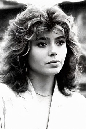 Photo of Claudia Cavalcanti from the Latest Netflix gallery