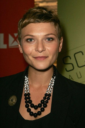 Leeanna Walsman photo