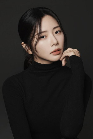 Photo of Kim Min-ji from the Latest Netflix gallery