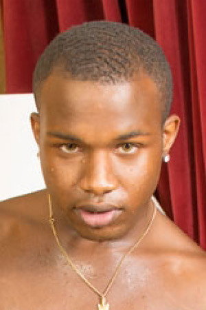 Photo of Elan Jones from the Latest Netflix gallery