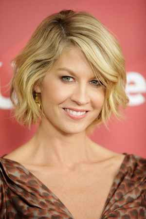 Jenna Elfman photo