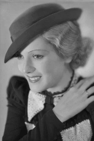 Photo of Dolly Mollinger from the Latest Netflix gallery